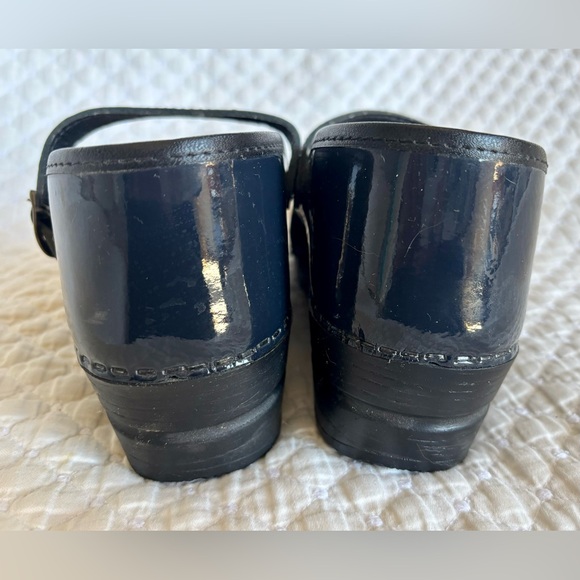 Sanita NWOB Blue Patent Leather Mary Jane Clogs - Picture 5 of 11